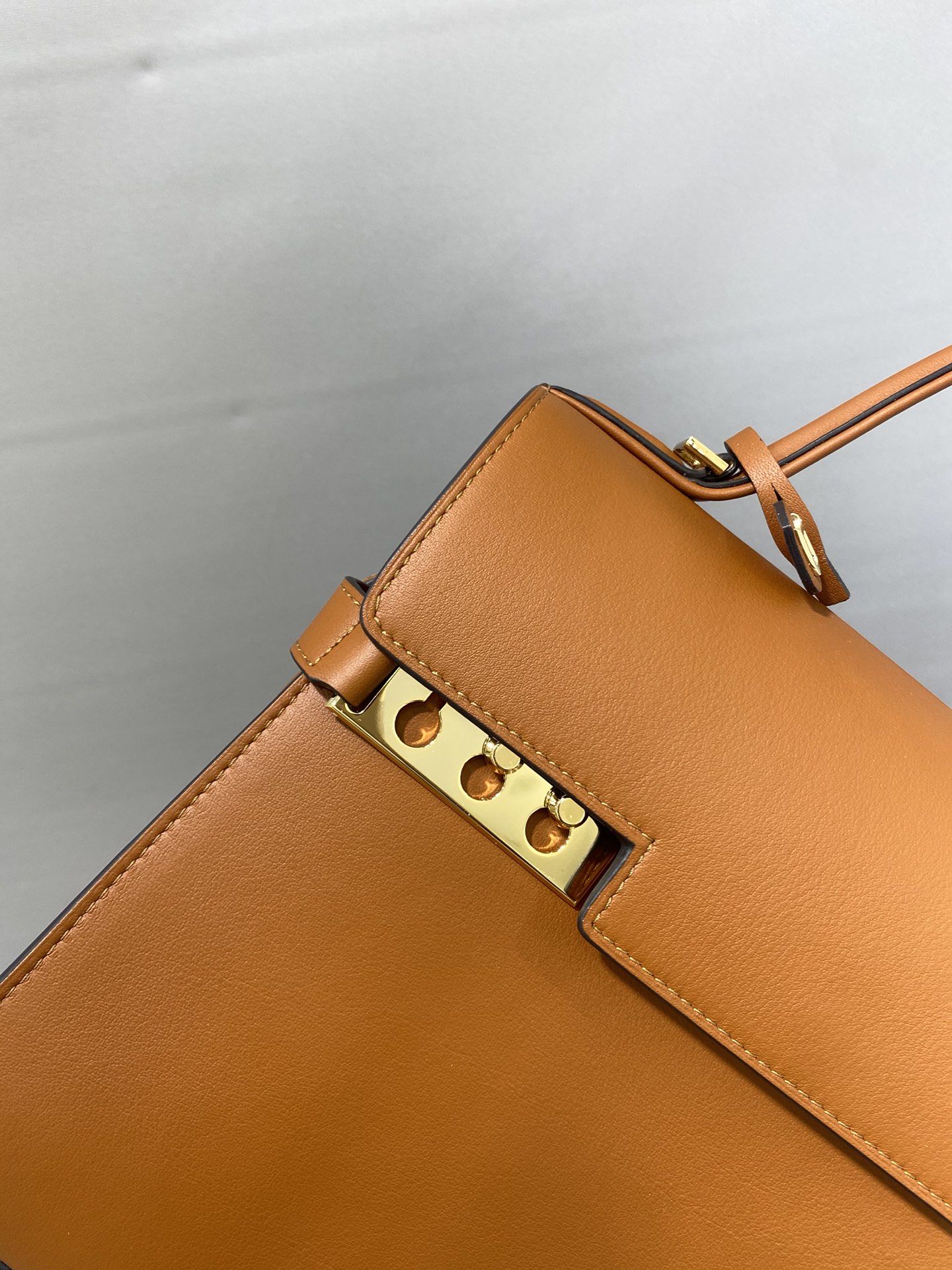 델보 템포트 MM 샤리오뜨백